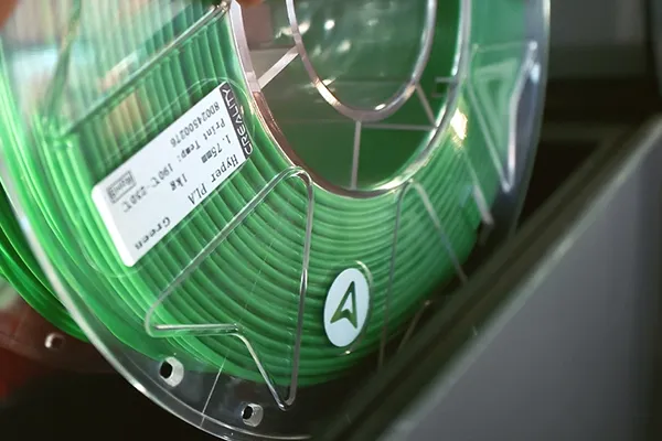 Der Hi 3D Drucker von Creality kann via RFID-Tags Filamente automatisch erkennen  (sofern diesen einen RFID-Tags besitzen)
