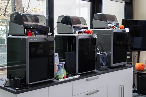 Sehen Sie sich unser komplettes Creality Sortiment Live an uns lassen Sie sich von unseren Kollegen beraten.