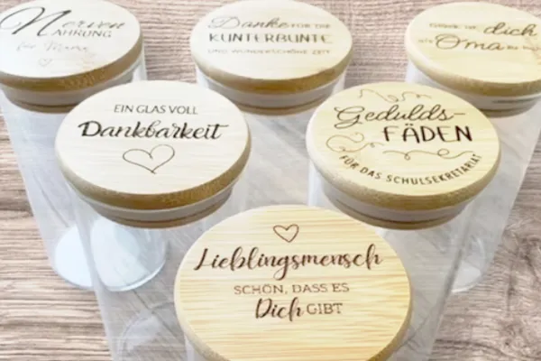 Elas Kreativstube ist ein geschätzter Laserlink Kunde und erstellt unterschiedlichste personalisierte Produkte mit Ihrem Laser her.