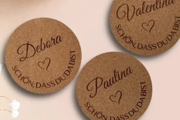 Elas Kreativstube ist ein geschätzter Laserlink Kunde und erstellt unterschiedlichste personalisierte Produkte mit Ihrem Laser her.