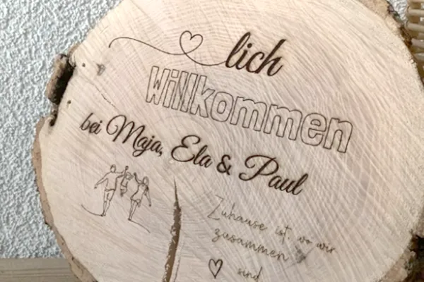 Elas Kreativstube ist ein geschätzter Laserlink Kunde und erstellt unterschiedlichste personalisierte Produkte mit Ihrem Laser her.