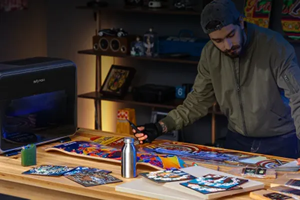 Mit dem UV-Drucker eufyMake können Sie verschiedene Formate drucken.