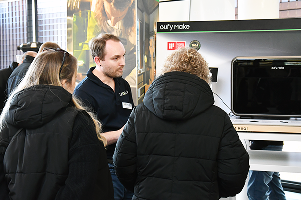 eufymake-demo Erleben Sie den eufyMake E1 UV-Drucker im Laserlink Demoraum