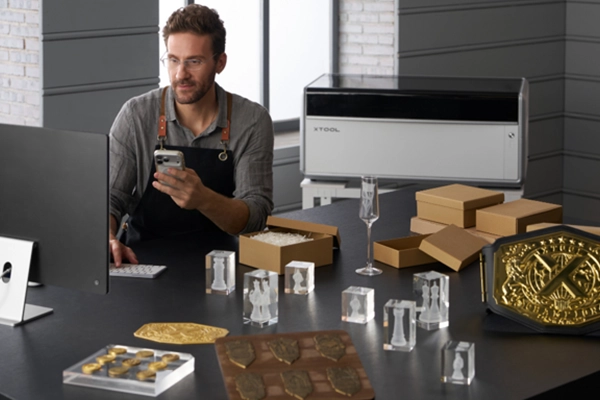Entdecken Sie jetzt den neuen xTool X1 Laser